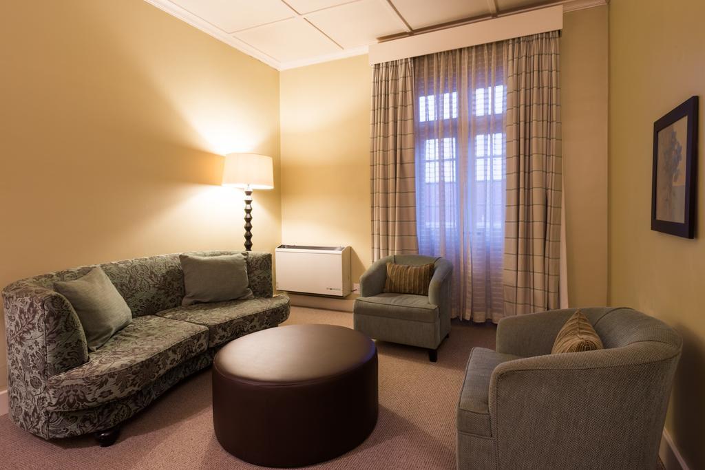 Imperial Hotel By Misty Blue Hotels ピーターマリッツバーグ エクステリア 写真
