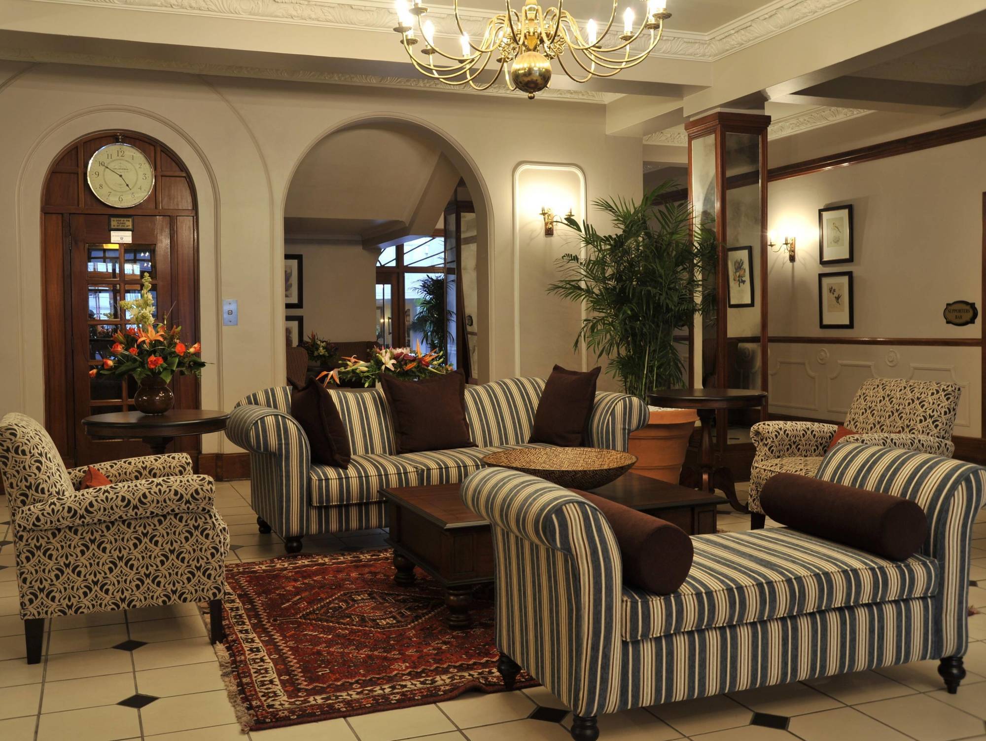 Imperial Hotel By Misty Blue Hotels ピーターマリッツバーグ エクステリア 写真